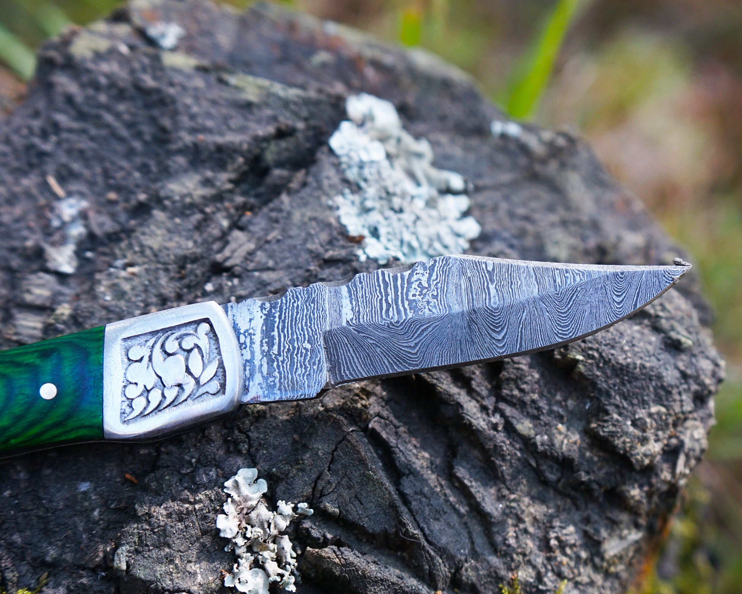 Handmade Damascus Folding Blade | Best for Hunting | Survival | Camping | Comes with sheath