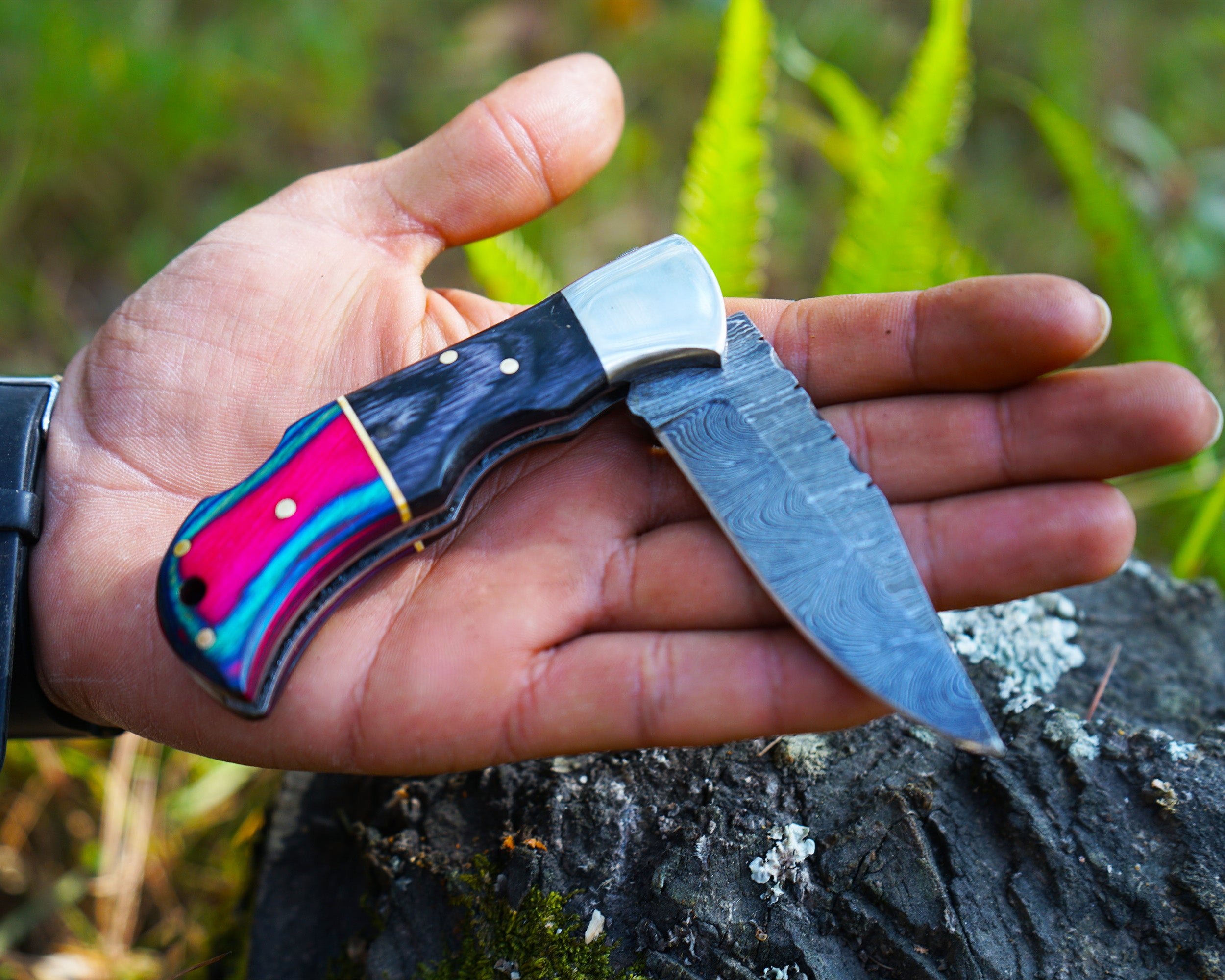 Damascus Folding Knife with best hunting potential - Premium Damascus - Comes with Sheath