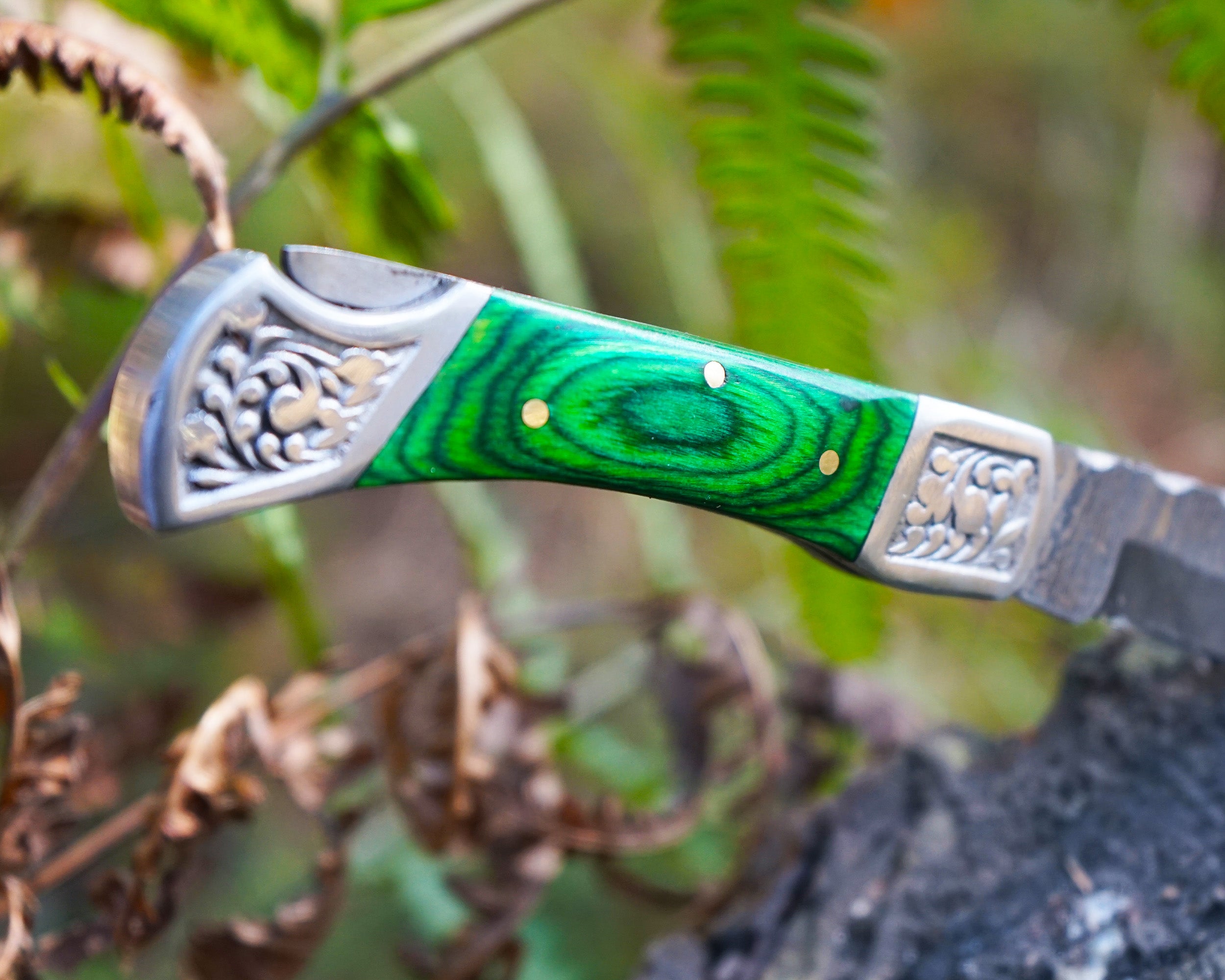 Handmade Damascus Folding Blade | Best for Hunting | Survival | Camping | Comes with sheath