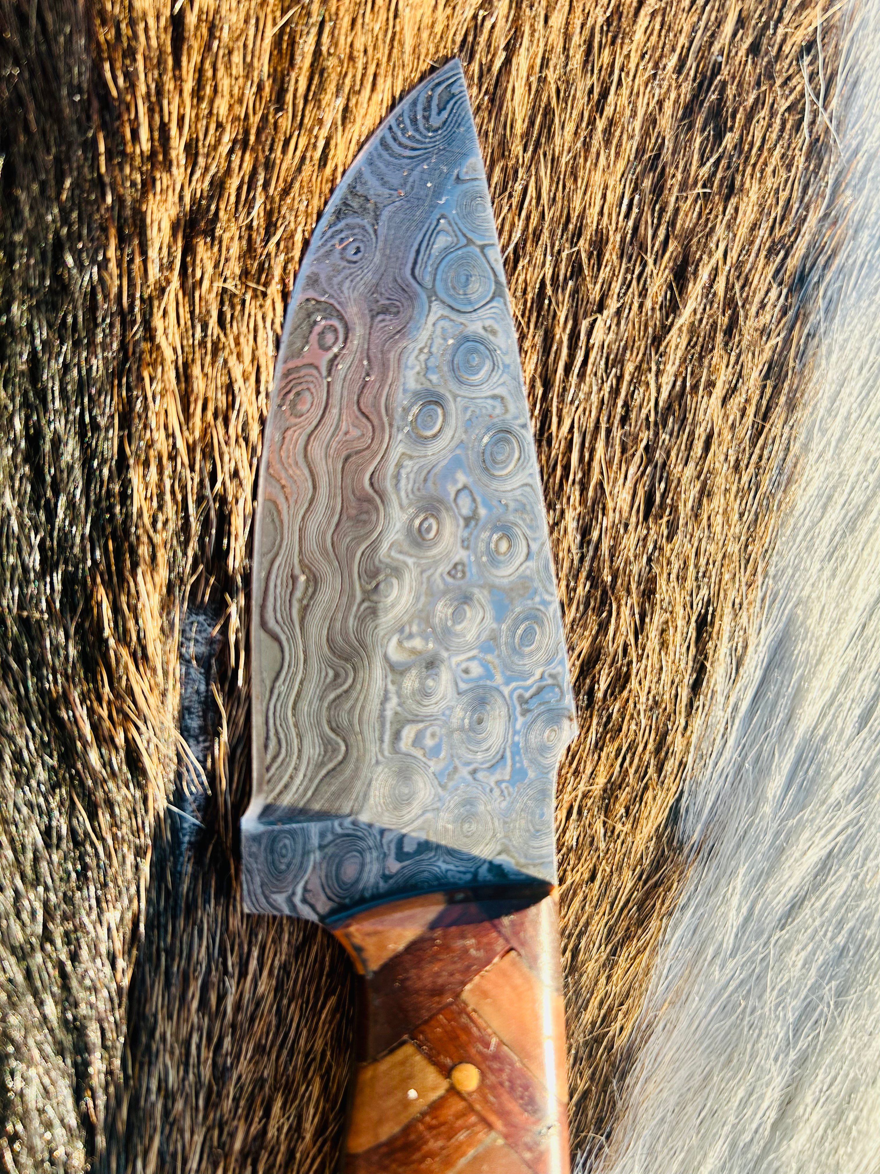 Handmade Premium Damascus Fixed Blade - Comes with Sheath - Best for Hunting and Camping