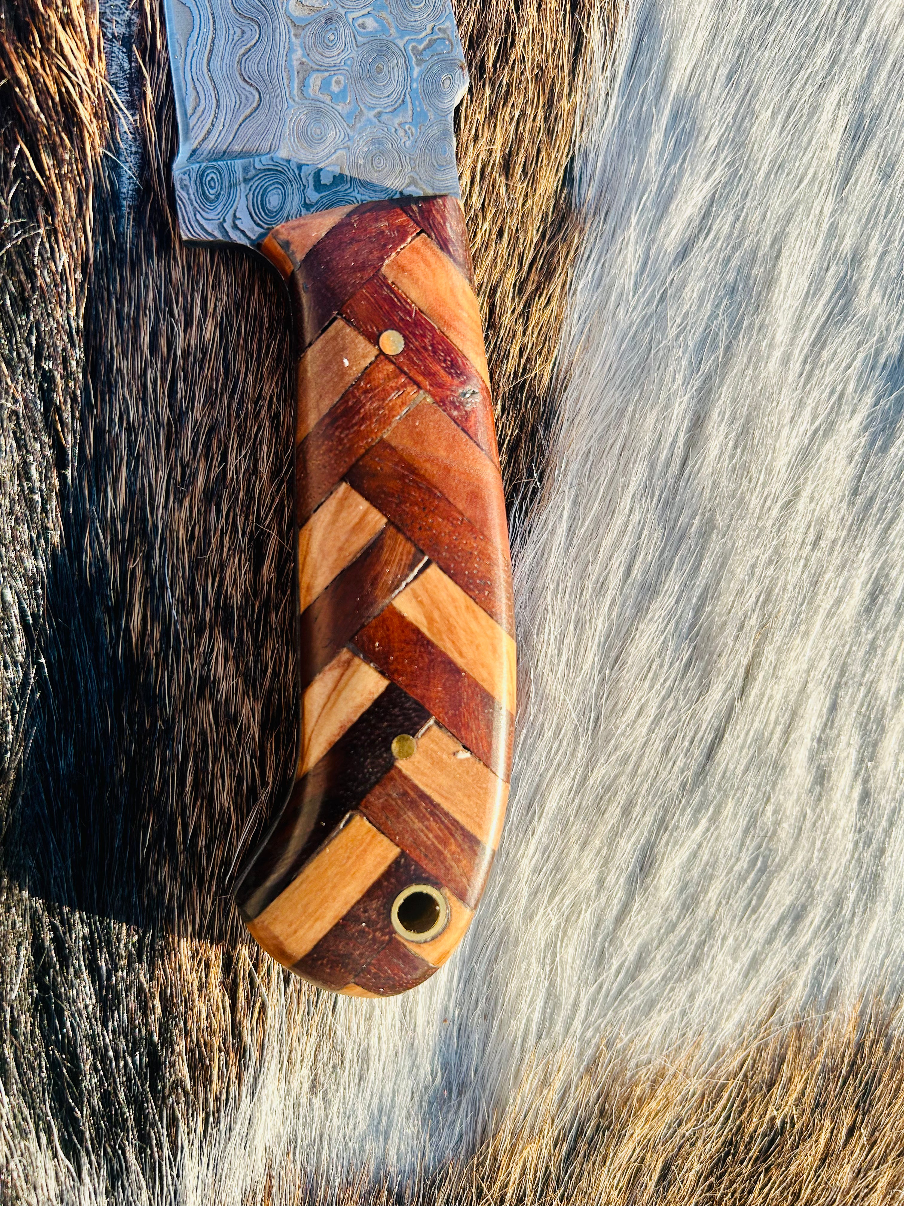 Handmade Premium Damascus Fixed Blade - Comes with Sheath - Best for Hunting and Camping