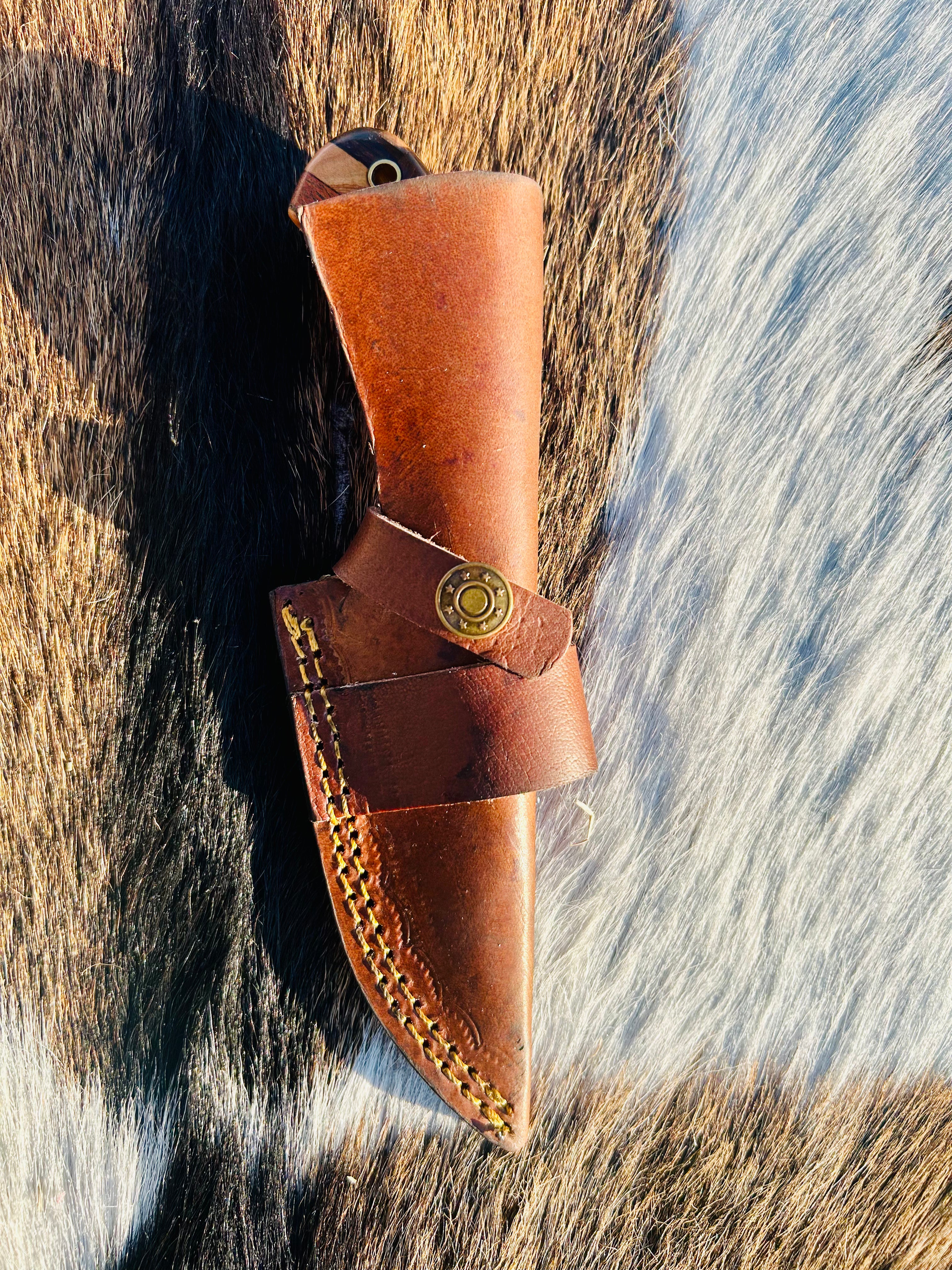 Handmade Premium Damascus Fixed Blade - Comes with Sheath - Best for Hunting and Camping