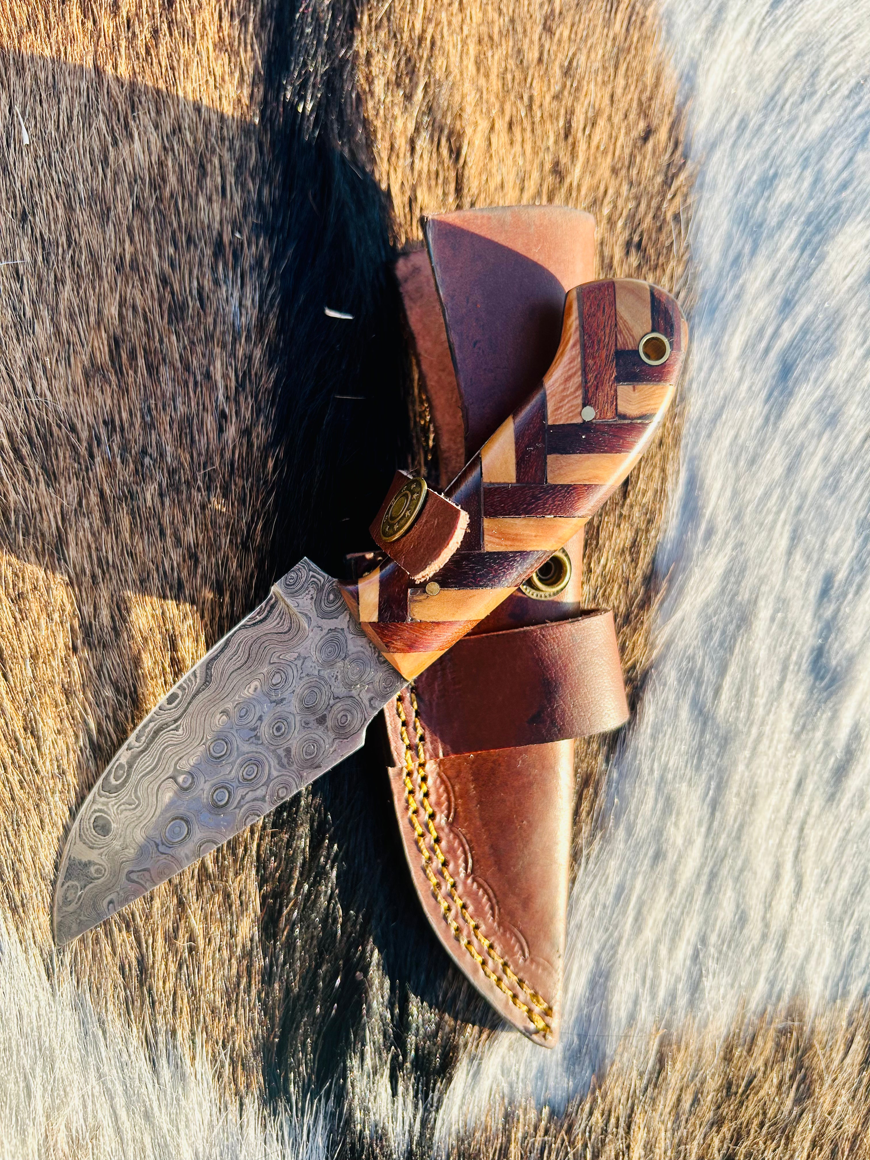 Handmade Premium Damascus Fixed Blade - Comes with Sheath - Best for Hunting and Camping