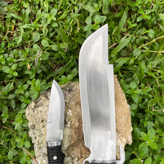 Shining sharp blade of bajyu handmade machete and small machete used for easy and heavy task like camping, chopping woods.
